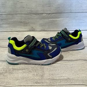 Boys Stride Rite sneakers